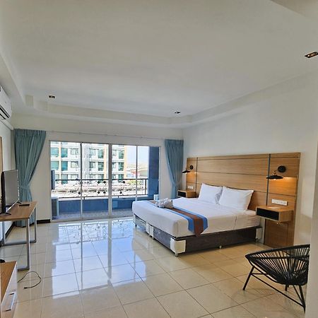 The Base Inn Pattaya Zewnętrze zdjęcie