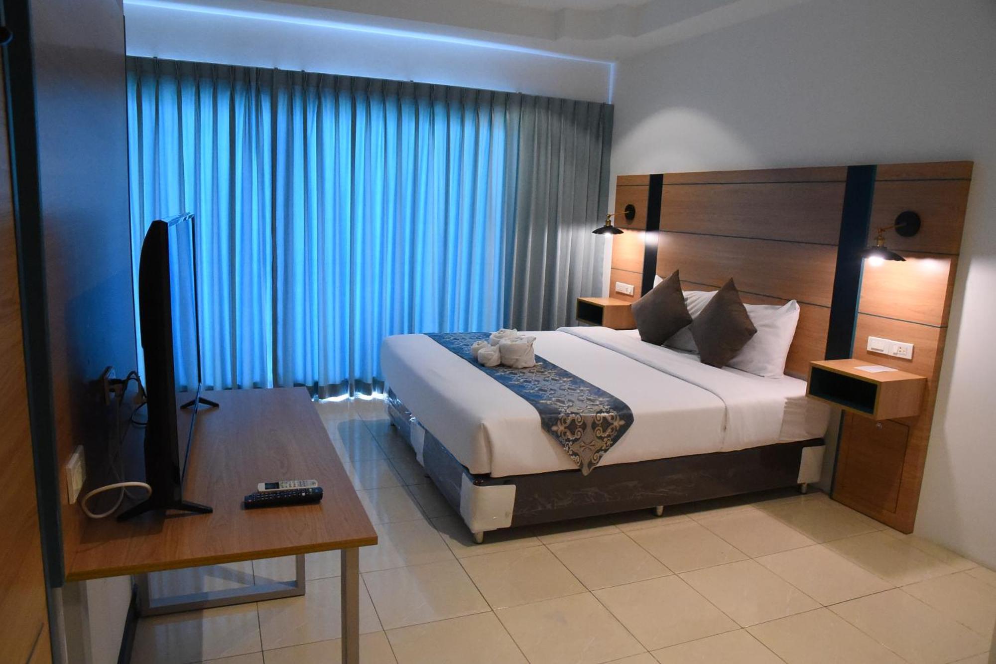 The Base Inn Pattaya Zewnętrze zdjęcie