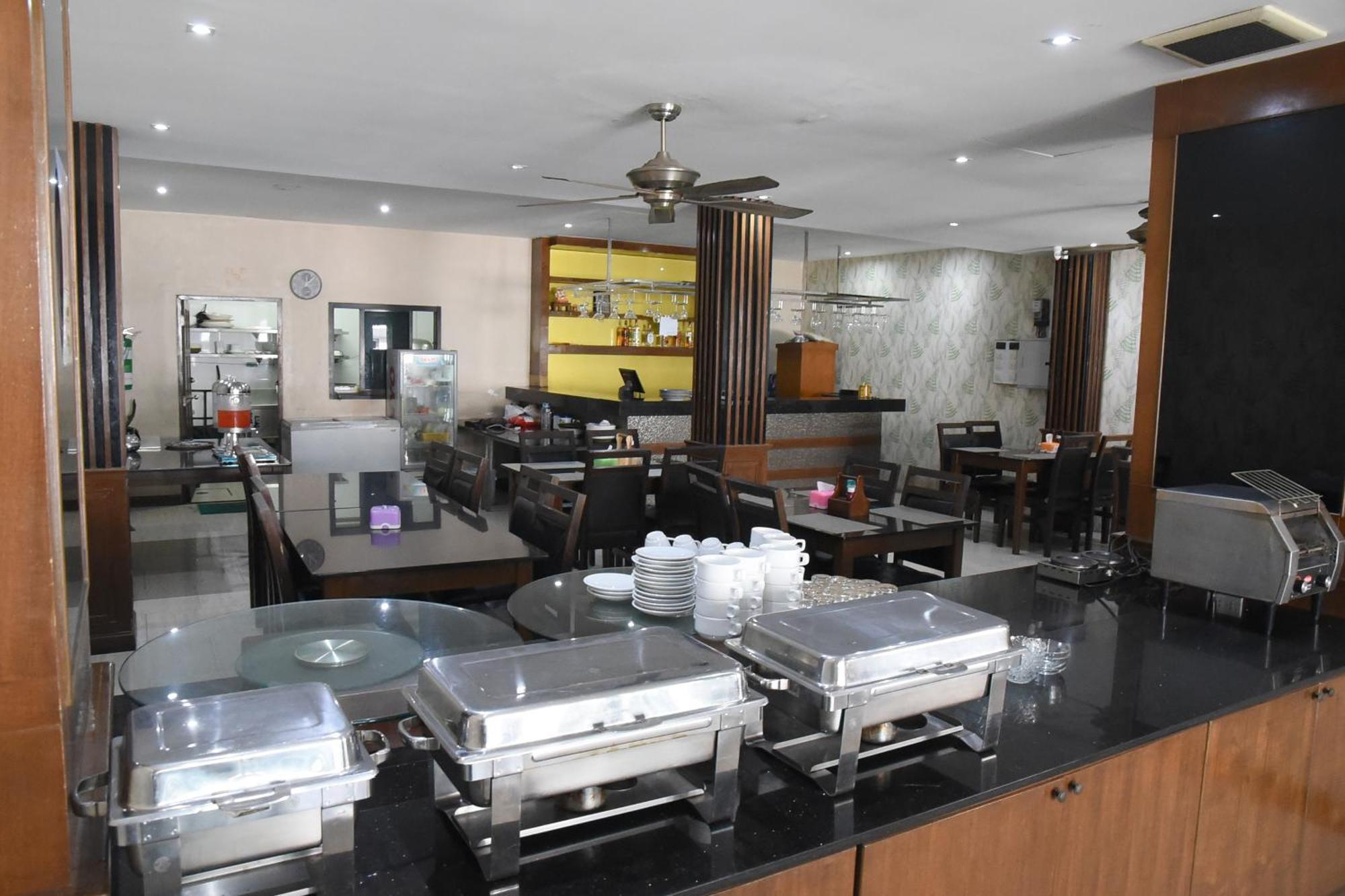 The Base Inn Pattaya Zewnętrze zdjęcie