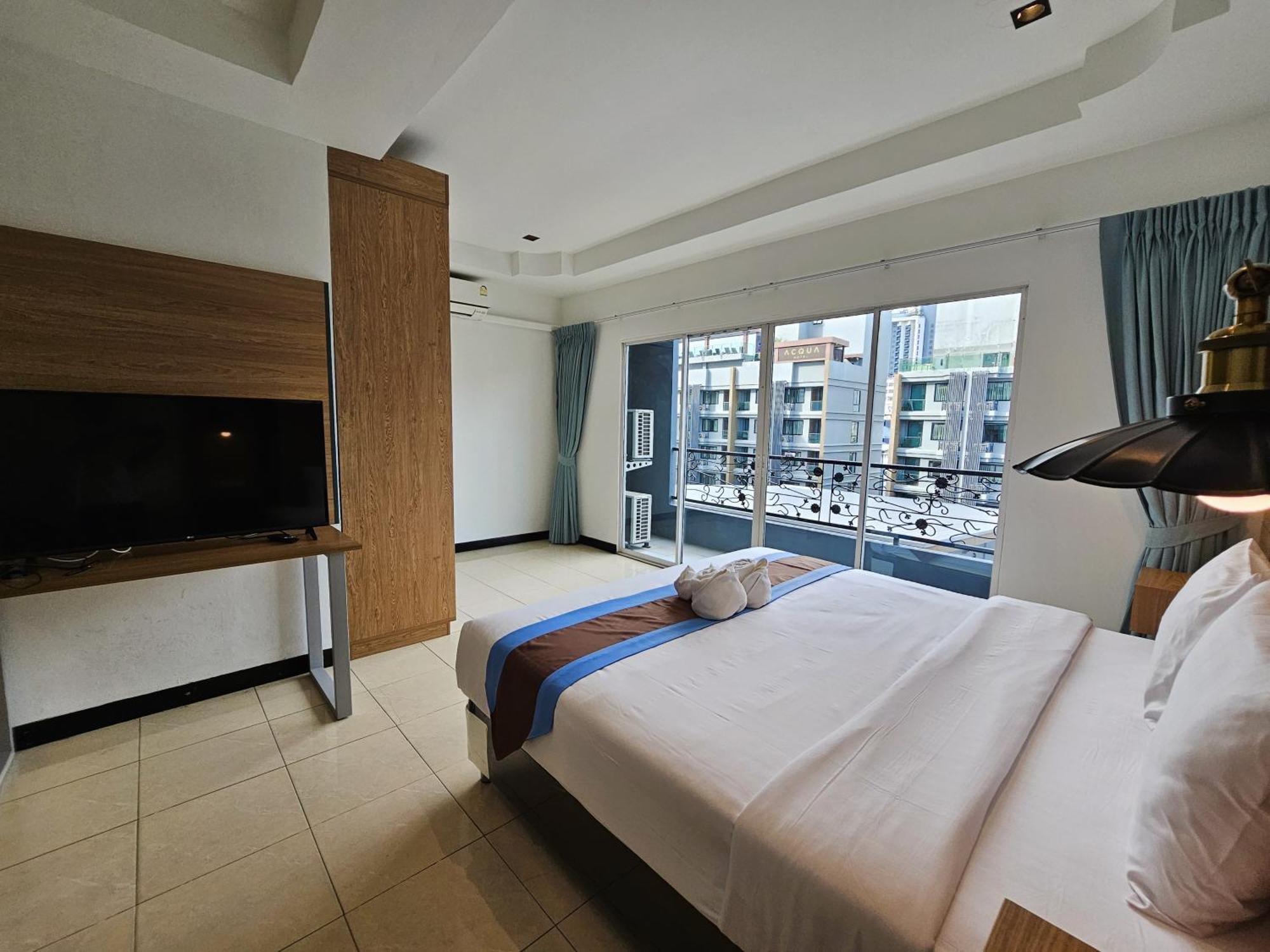 The Base Inn Pattaya Zewnętrze zdjęcie