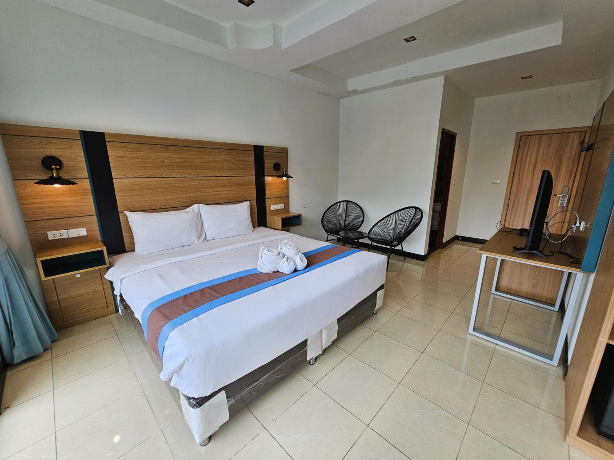 The Base Inn Pattaya Zewnętrze zdjęcie
