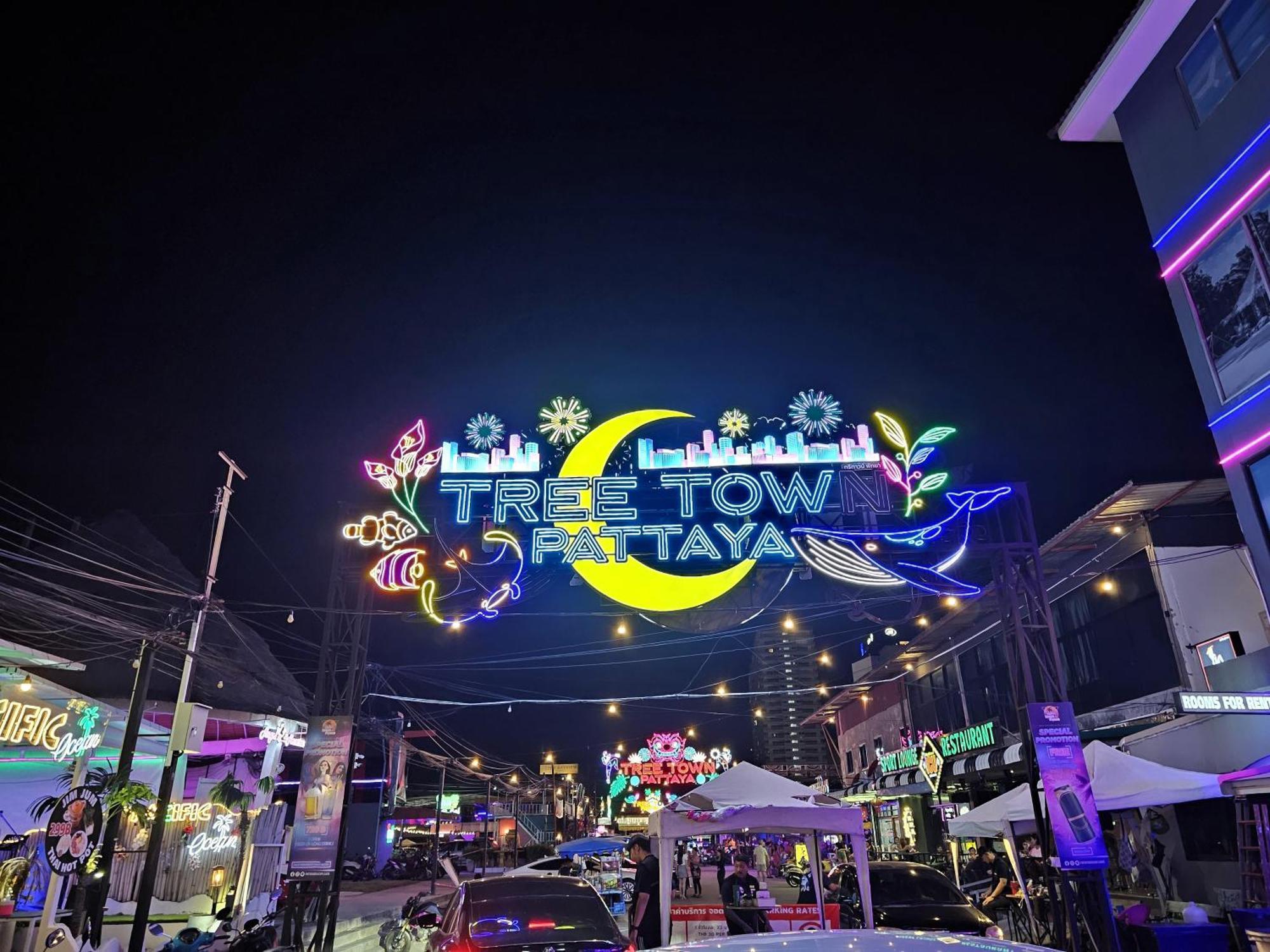 The Base Inn Pattaya Zewnętrze zdjęcie