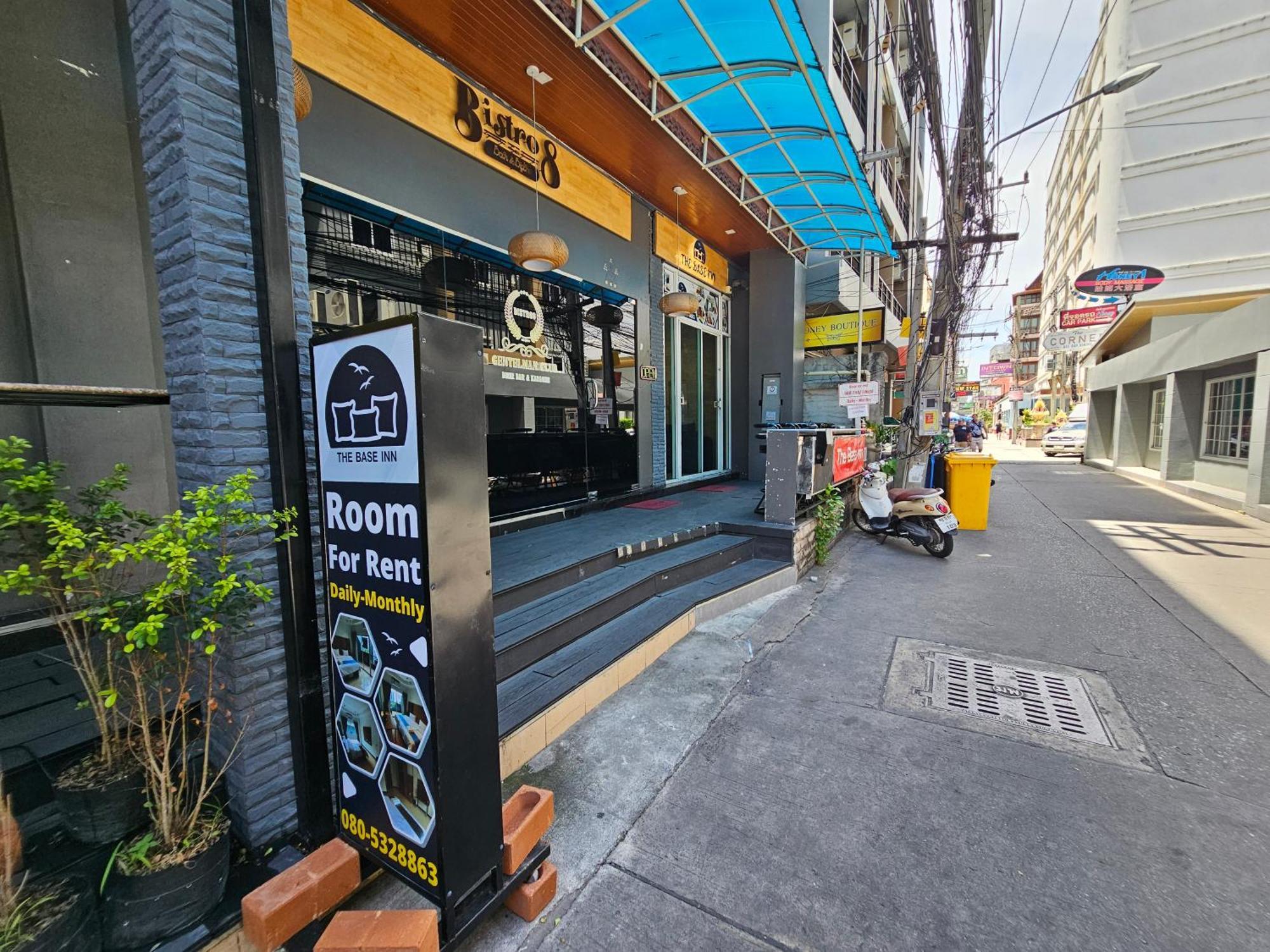 The Base Inn Pattaya Zewnętrze zdjęcie